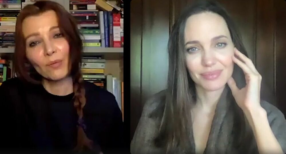 Angelina Jolie, TIME dergisi için Elif Şafak'la İstanbul Sözleşmesini konuştu