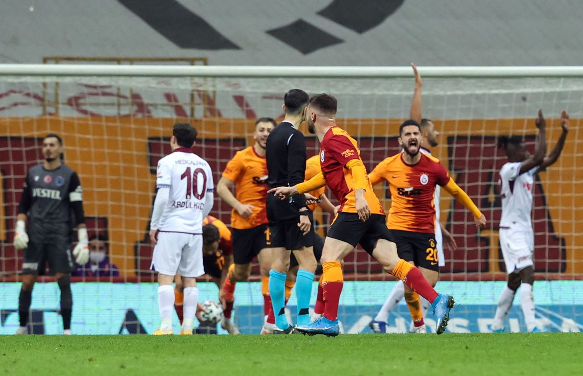 Galatasaray büyük fırsat tepti, zirve yarışı yeniden şekillendi