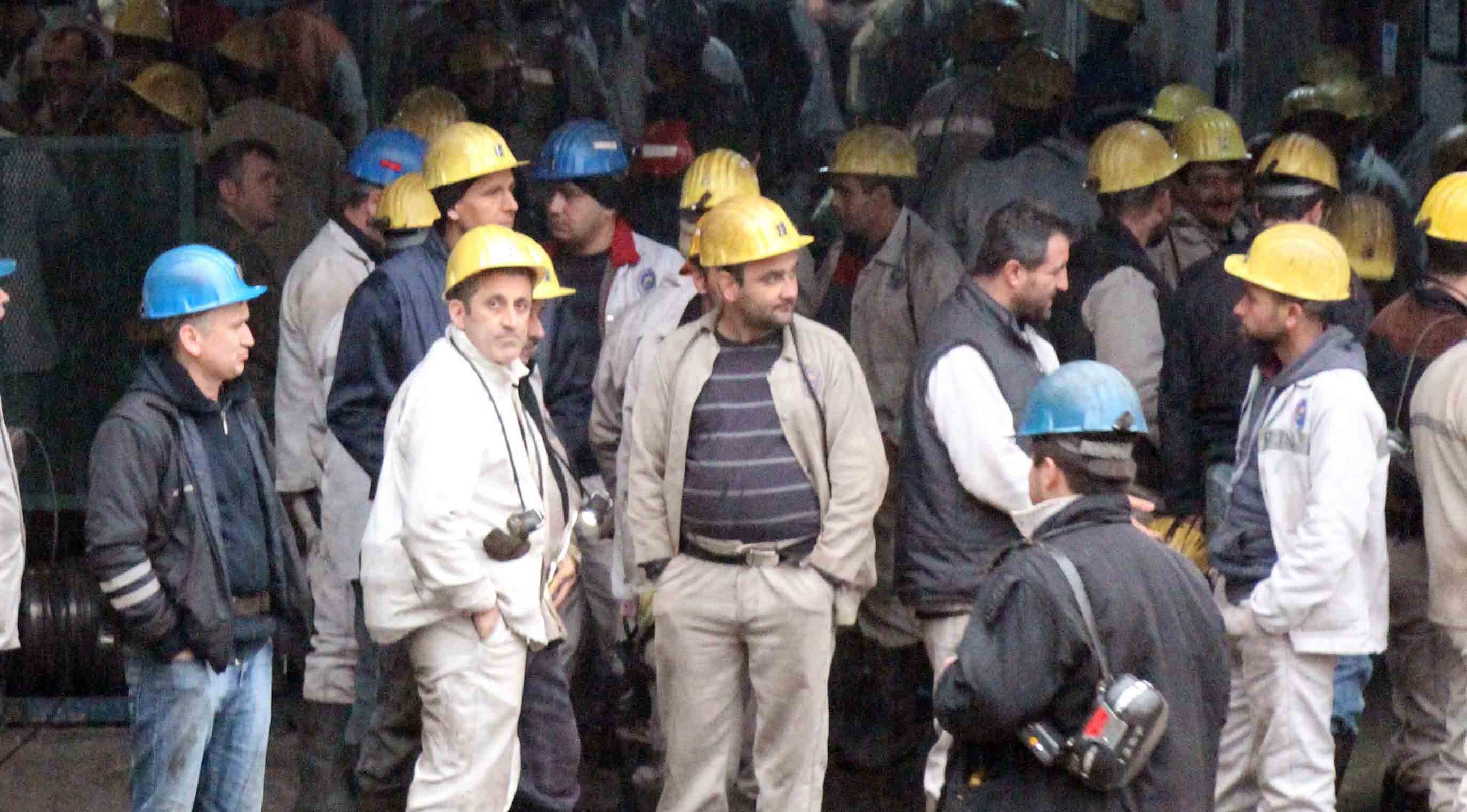 2 bin işçi kendini madene kilitleyerek torba yasayı protesto etti