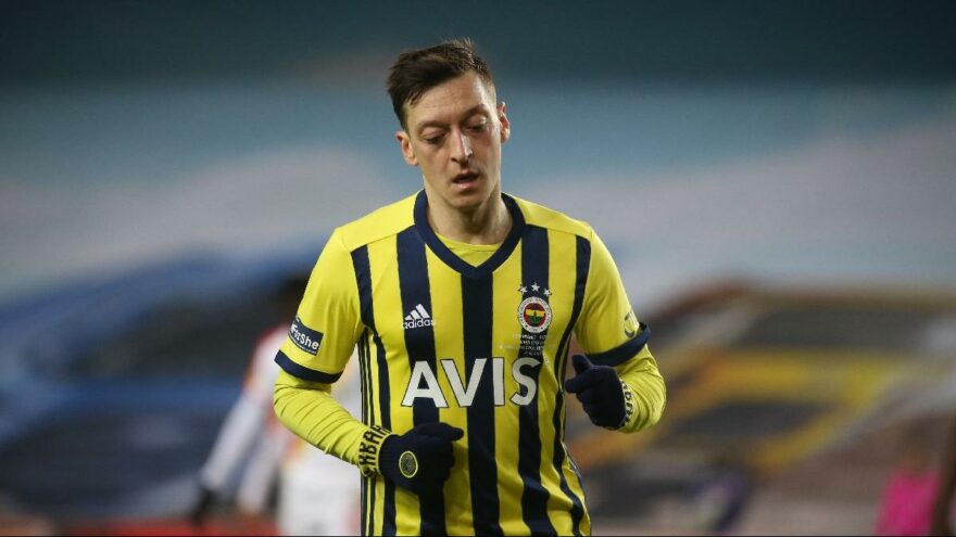 Mesut Özil'den anlamlı destek