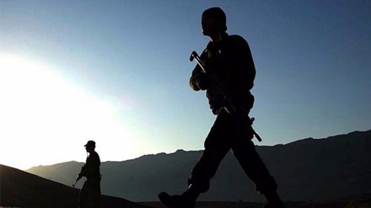 Van'da PKK'lı teröristlerle çatışma: Bir asker şehit