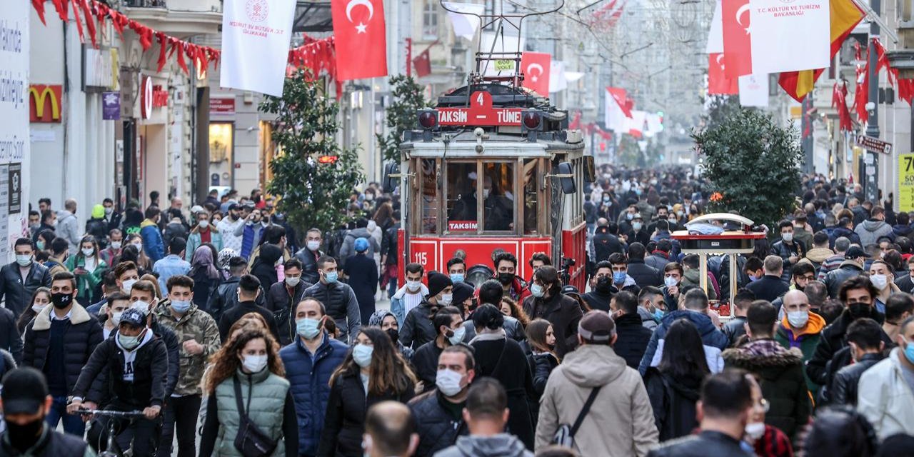İstanbul'un resmi vaka sayısında yüzde 30 düşüş