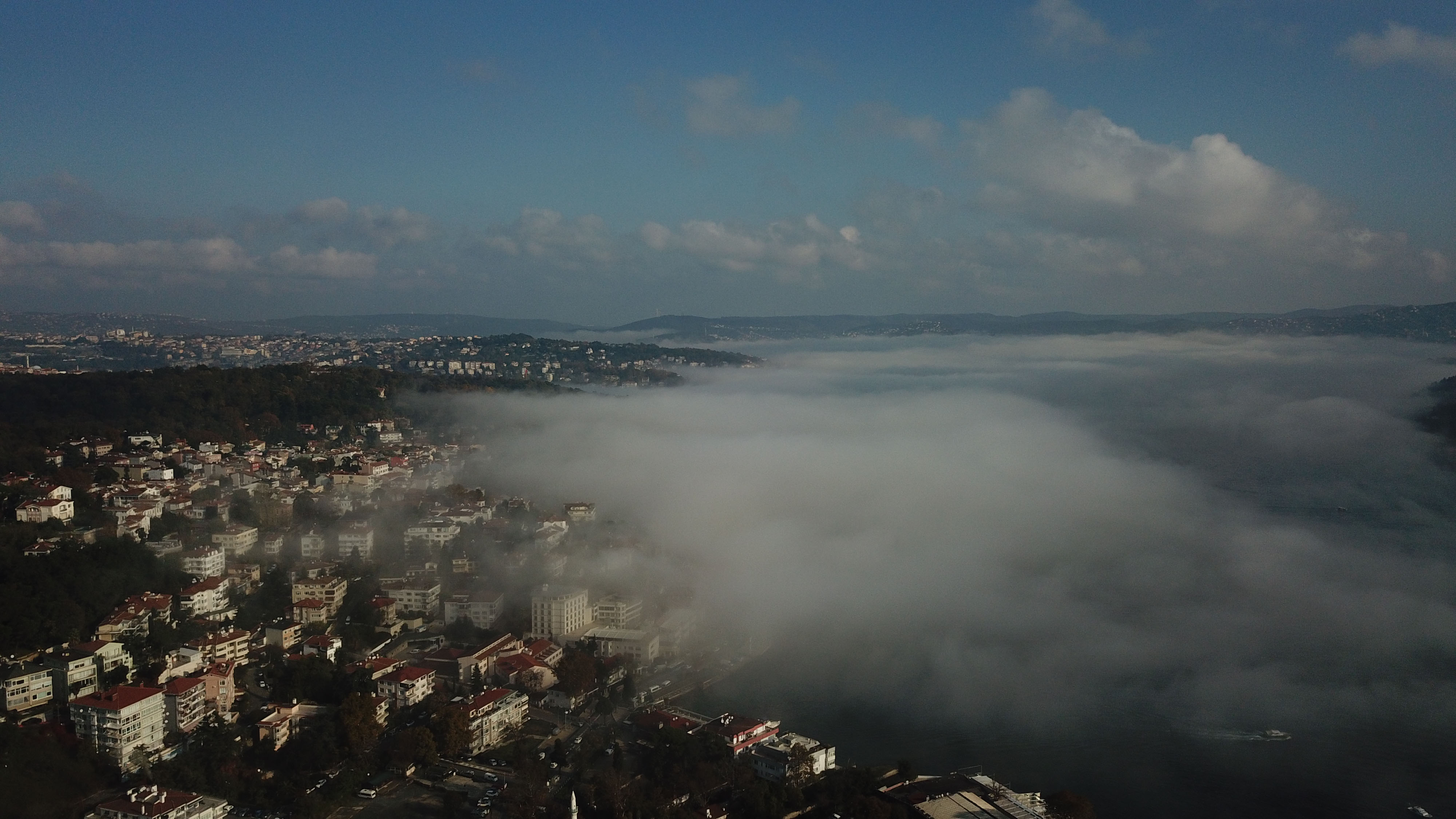 İstanbul'daki sis havadan böyle fotoğraflandı