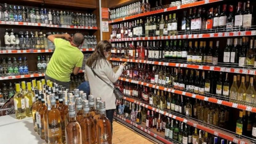 İçki yasağı tartışması: Valilik 'oybirliği' dedi, İzmir Büyükşehir reddetti