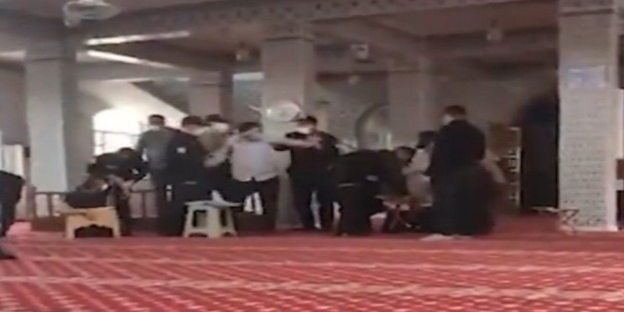 Camide eylem yapan 76 kişi serbest bırakıldı