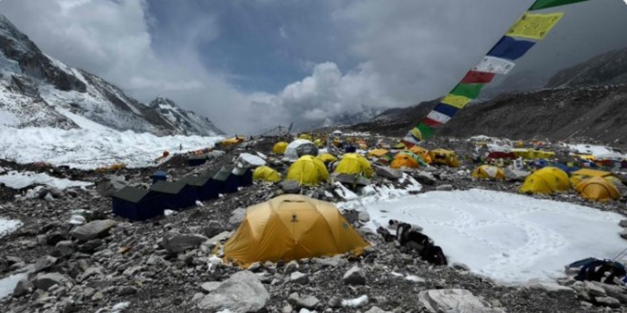 Everest'te koronavirüsle mücadele