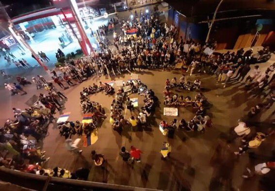 Kolombiya'da polis halka ateş açtı!