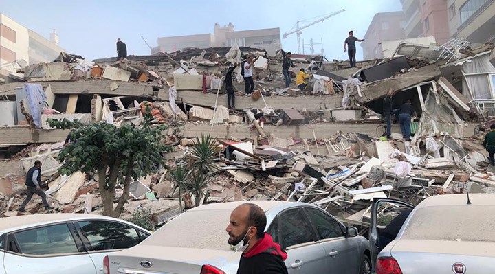 İzmir depreminde evleri yıkılan aileye 'güçlendirme kredisi' çıktı