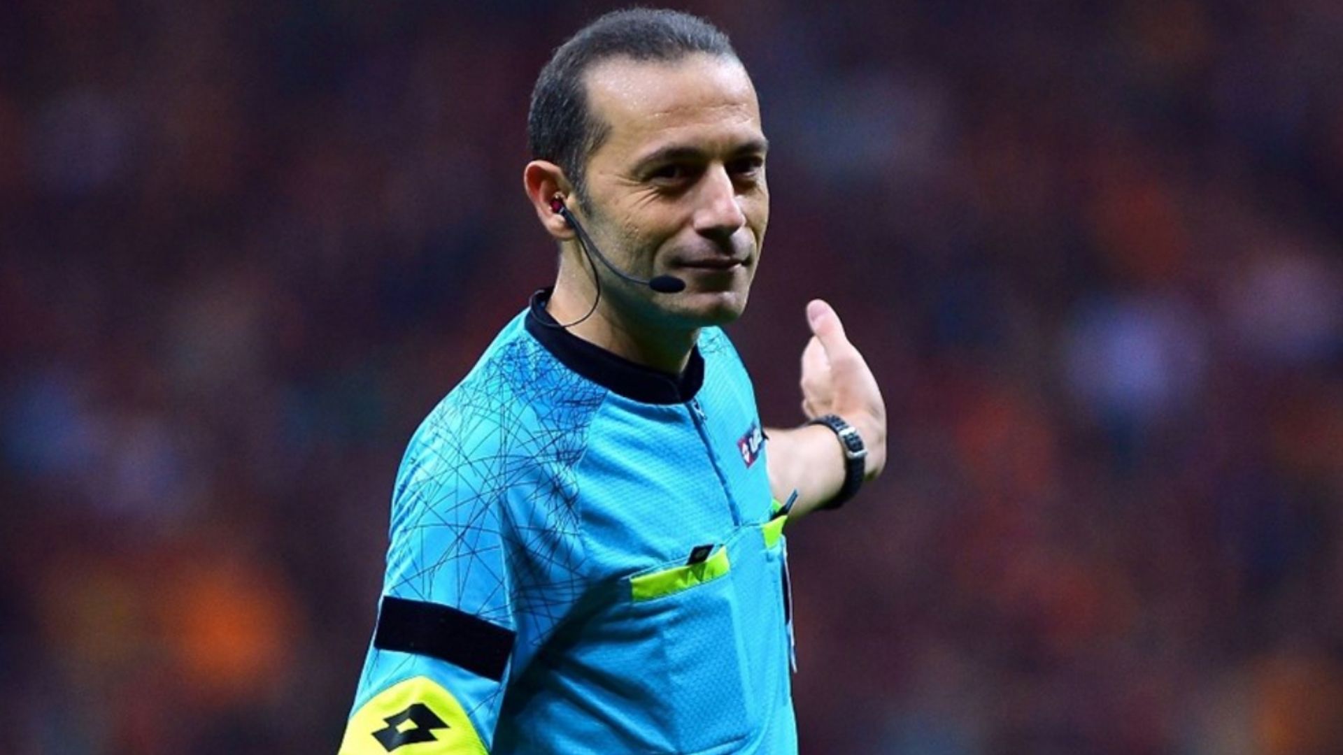 Galatasaray - Beşiktaş derbisini Cüneyt Çakır yönetecek