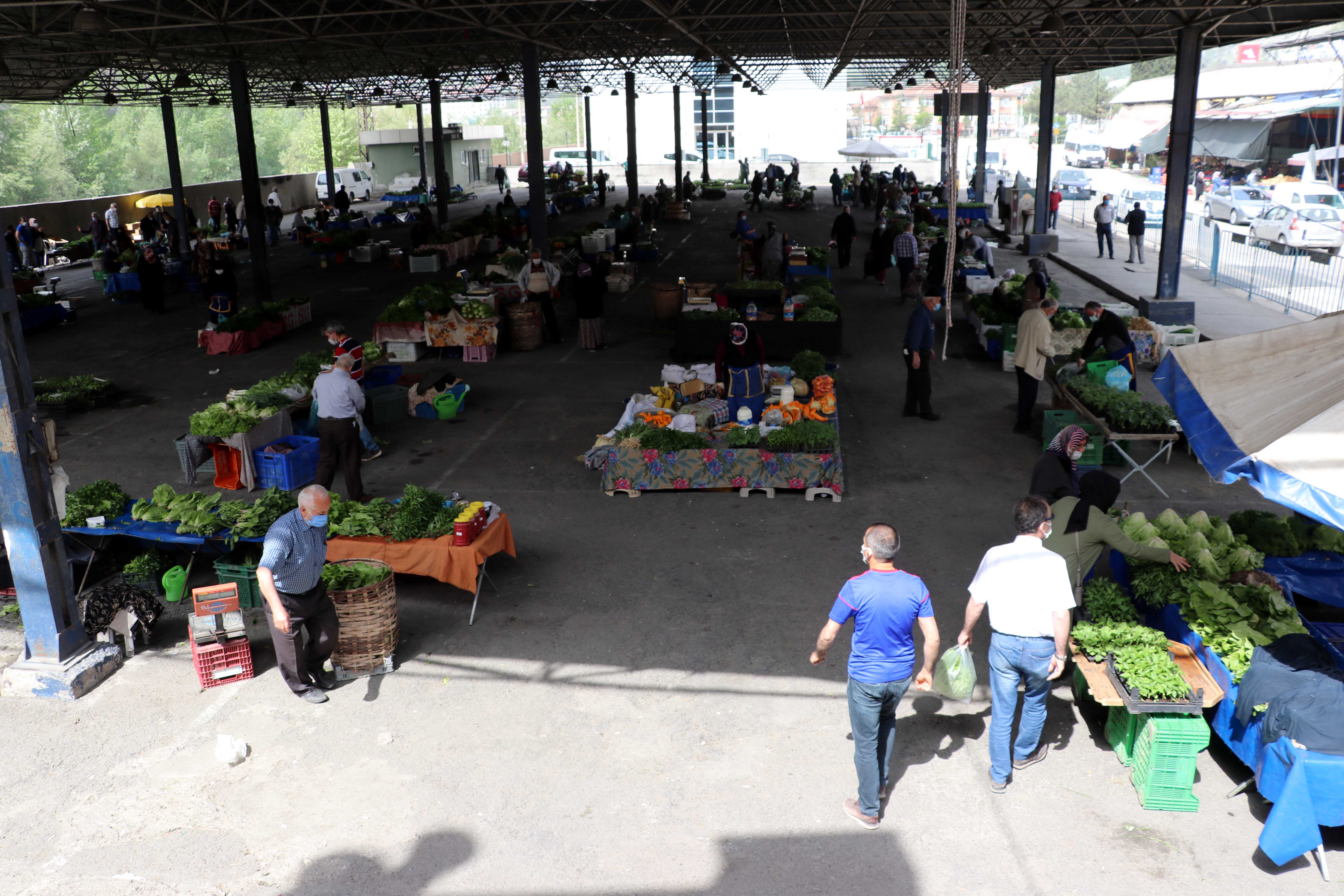 Halk pazarları Covid-19 tedbirleriyle açıldı