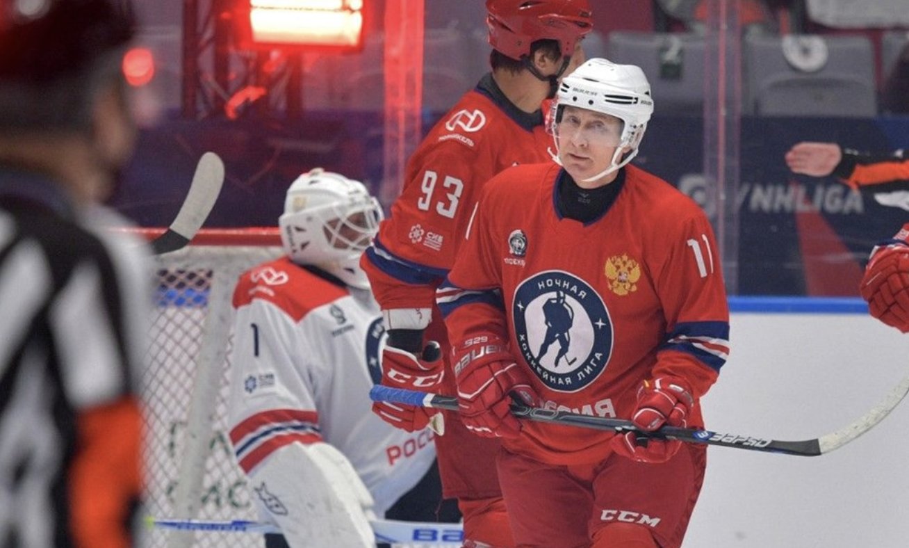 Rusya devlet başkanı Putin buz hokeyi maçında 9 gol attı!
