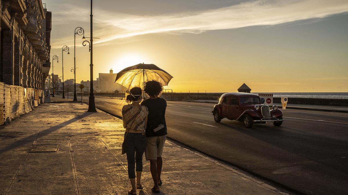 Koronavirüsün uğramadığı ada ülkesi aşılamada örnek oldu