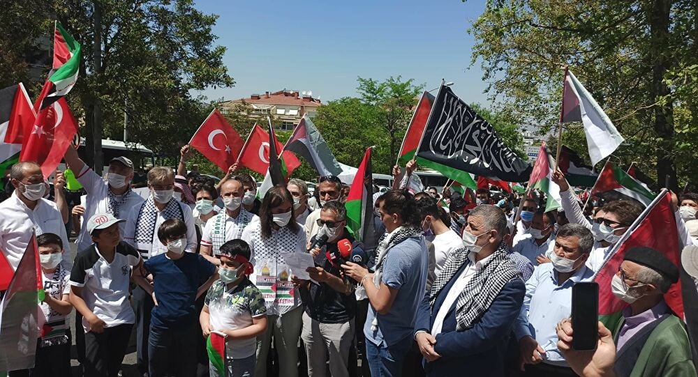 Tam kapanmada İsrail protestosu