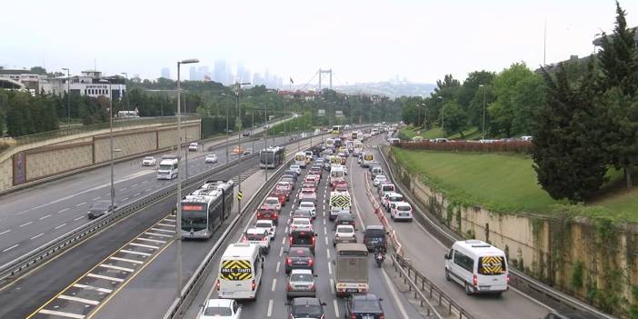 İstanbul trafiğinde son durum: Yoğunluk yüzde 74'ü geçti