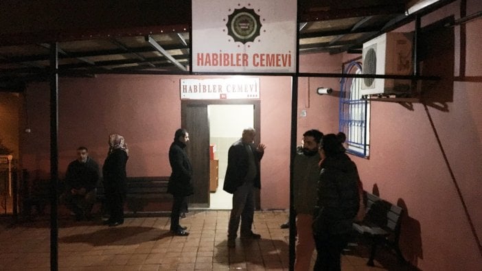 İstanbul Habipler Cemevi'ne provokatif saldırı: İçinde ateş bulunan kovayı içeri attılar!