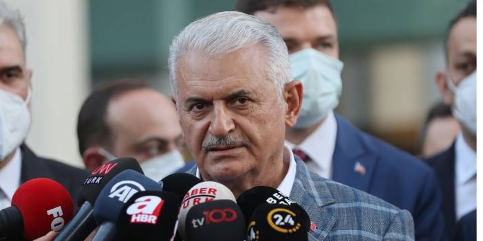 Binali Yıldırım trafik kazası geçirdi