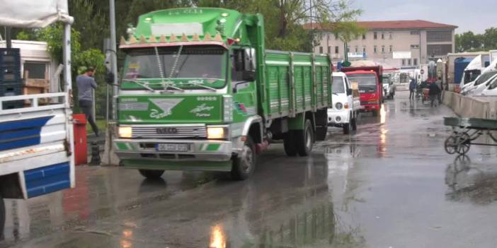 "Hükümete baktığın zamanda neredeyse uçuyoruz, yani uzaya çıkıyoruz”