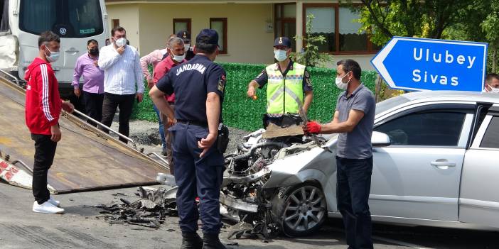 Ordu’da yolcu minibüsü ile otomobil çarpıştı: 15 yaralı