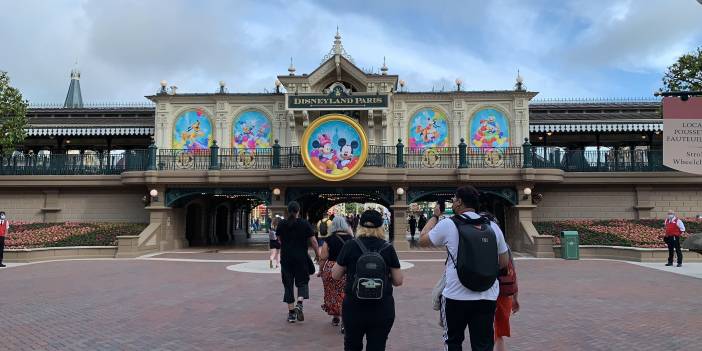 Disneyland, 7.5 ay sonra kapılarını yeniden açtı