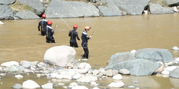 Rize'de selin izleri silinmeye çalışılıyor: Kayıp 2 kişi aranıyor