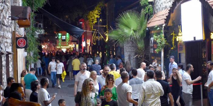 Marmaris'e nüfusunun 5 katı turist geliyor