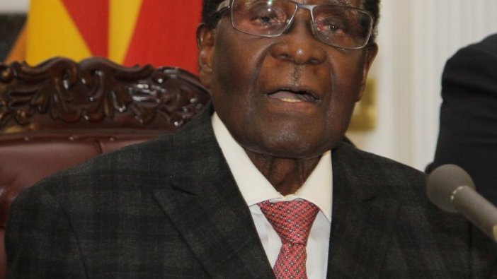 Darbe yapılan Zimbabve lideri Mugabe, istifa etmezse görevden alınacak