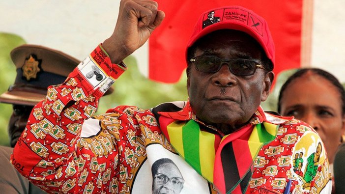 Zimbabve'de bir dönem sona erdi: Mugabe istifa ettiğini açıkladı