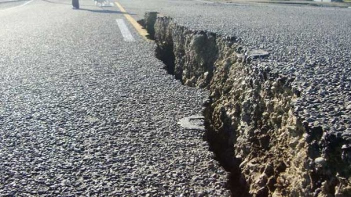 Bitlis'te korkutan deprem