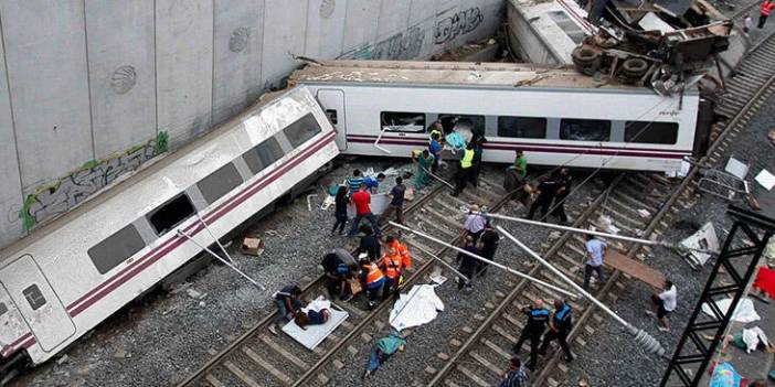 Çekya'da tren kazası: Çok sayıda ölü ve yaralı var