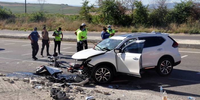 Tekirdağ'da kaza: Sürücü yaralı, eşi ve 2 kızı öldü