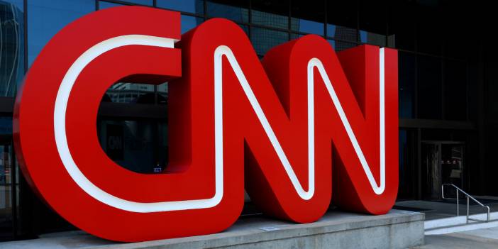 CNN, aşı olmadan ofise gelen 3 çalışanını işten kovdu