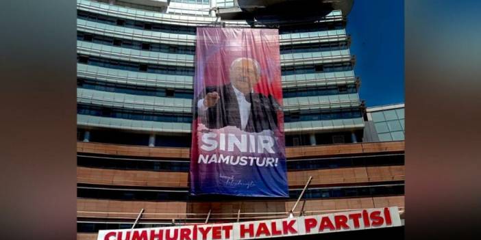 CHP Genel Merkezi’ne ‘Sınır Namustur’ afişi