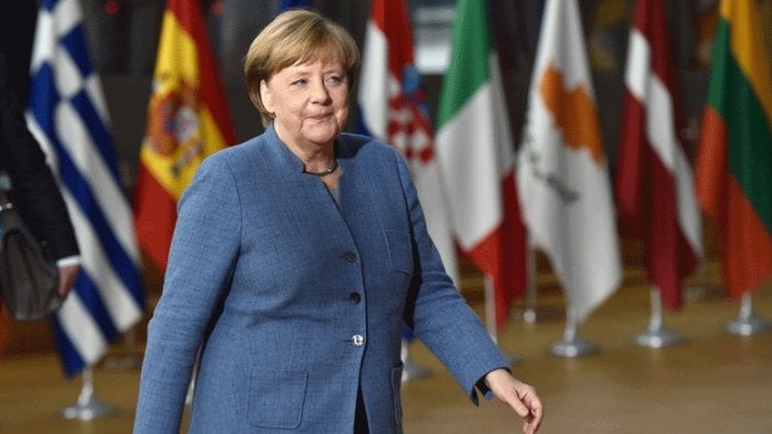 Merkel'den erken seçim açıklaması