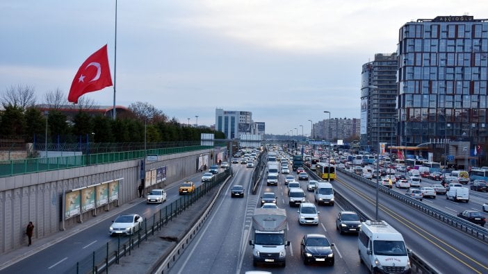 Milli Yas ilan edildi! Bayraklar Mısır için yarıya indi