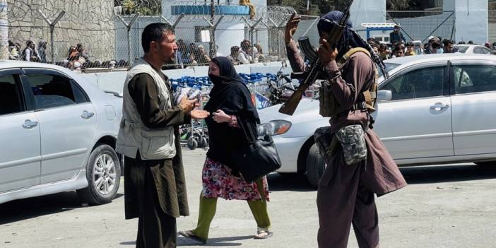 Rusya'nın Kabil Büyükelçisi: Taliban kan dökülmesini önlemeye çalışıyor