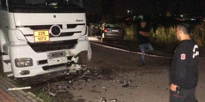 Tankere çarpan otomobildeki Kumsal yola fırladı: Aynı aileden 3 yaralı