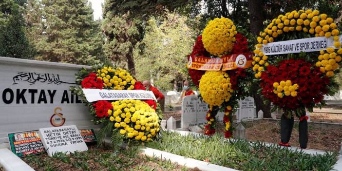 Metin Oktay, kabri başında anıldı