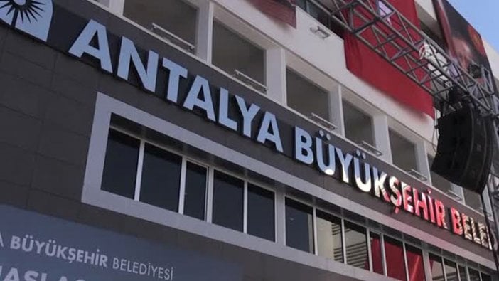 Belediyeye 200 dilekçe veren vatandaşa 'hakaret' davası