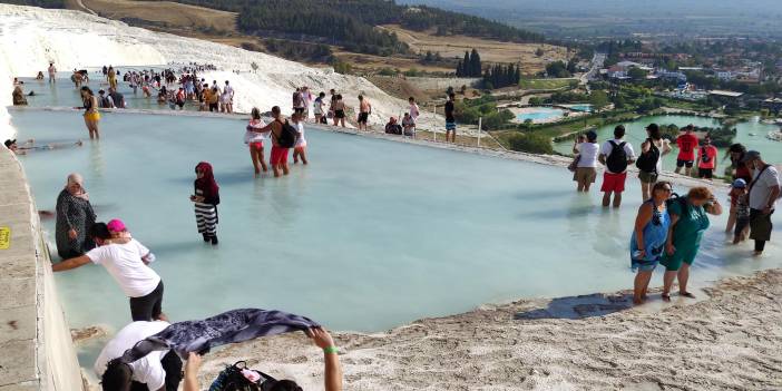 'Beyaz cennet' Pamukkale'ye sonbahar ilgisi