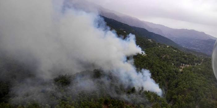 Manavgat'ta orman yangını: Personel helikopterle taşınıyor