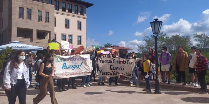 Koç Üniversitesi'nde 'Barınamıyoruz' eylemi