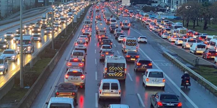 İstanbul'da sağanak etkisi: Trafik yoğunluğu arttı