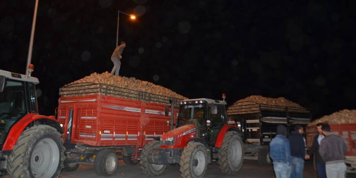 Şeker pancarı üreticilerinden eylem: Traktörlerle yolu kapattılar