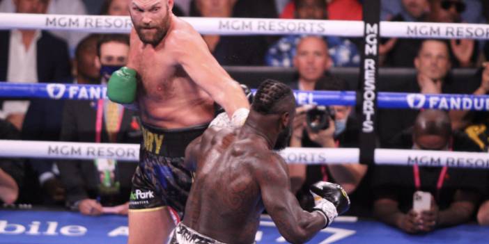 Tyson Fury, Deontay Wilder’ı nakavt etti