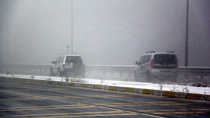 Bolu Dağı'nda kar yağışı etkili oldu