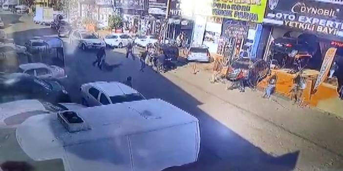 Otomobildeki hasarı kabul etmedi: 2 kişiyi bıçakladı