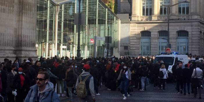 Paris'te bomba ihbarı: Tren istasyonu boşaltıldı