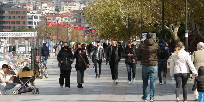 Bilim Kurulu Üyesi Prof. Dr. Alper Şener: Vaka sayısı 60 binlere sıçrarsa yeniden kapanma gündeme gelebilir