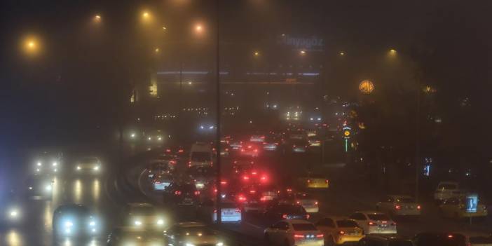 İstanbul'da etkili olan sis nedeniyle görüş mesafesi önemli ölçüde düştü