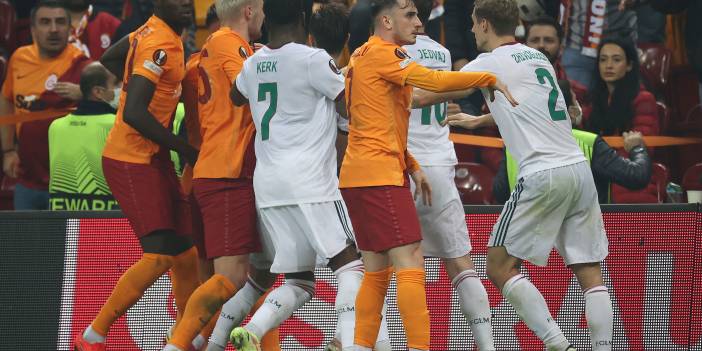 Galatasaray'ın Avrupa Ligi maçında kural hatası: İkinci 'sarı'ya rağmen oynadı